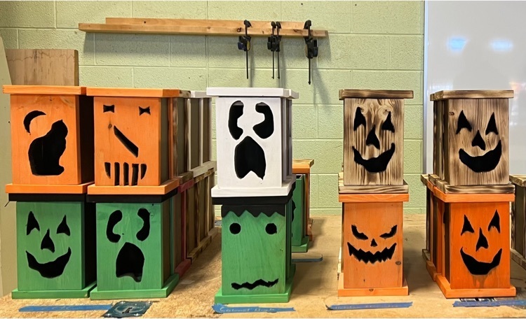 Halloween lanterns on a table